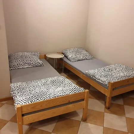 Aris Pokoje Goscinne Wojnicz Exterior foto