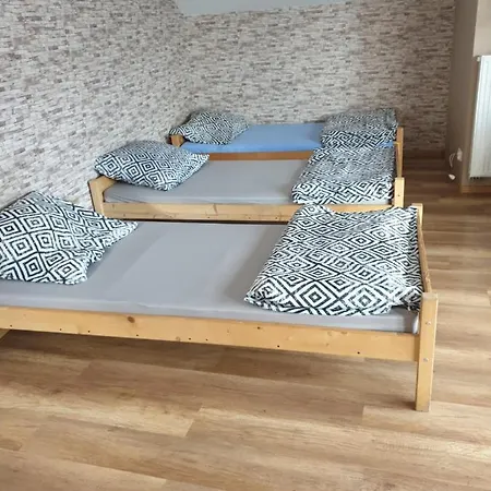 Aris Pokoje Goscinne Wojnicz Exterior foto